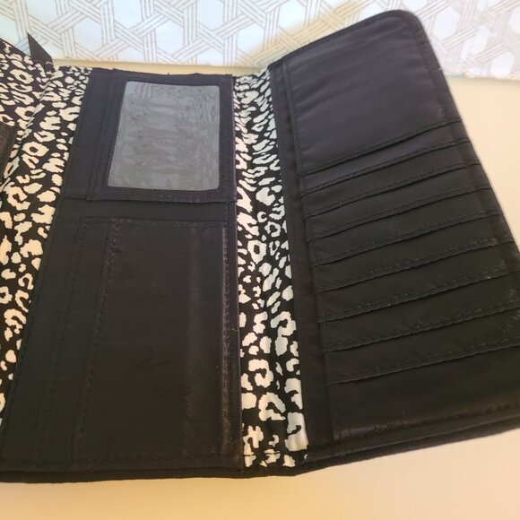 NWT Authentic Vera Bradley Camofloral Blues Trifold Wallet - Picture 5 of 9